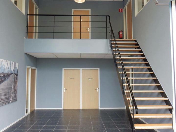Aankomsthal Robert Falcon Scott Kantorencentrum aan de Scottweg in Goes met trap en kantoorruimtes