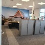 Kantoorruimte in het Christoffel Columbus Kantorencentrum aan de Columbusweg in Goes met meerdere werkplekken en moderne inrichting