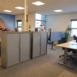 Kantoorruimte in het Christoffel Columbus Kantorencentrum aan de Columbusweg in Goes met werkplekken en bureaus